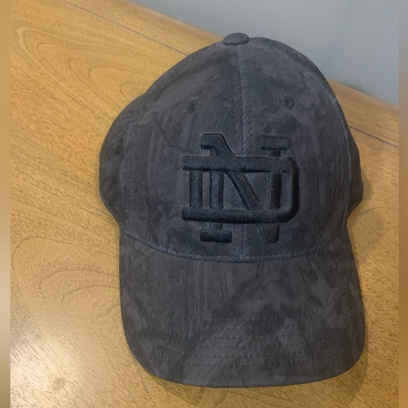 Notre Dame Hat, Top of the World, Memory Fit Black Camo Hat, One Size - Picture 3 of 14